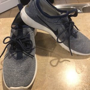 Women’s Nike’s Tennis Shoes